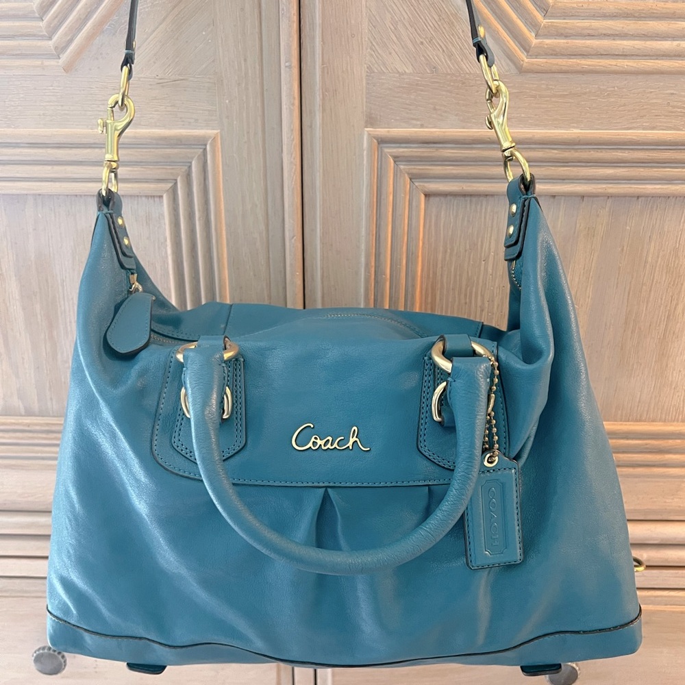 Beautiful Blue Coach purse bag